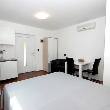 Apartments Natasa Pula Exterior photo